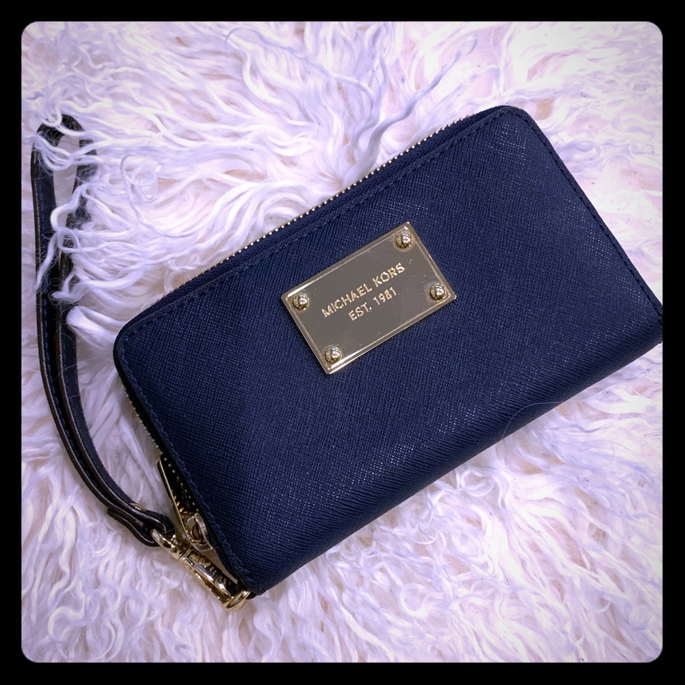 Michael Kors Leather Smartphone Wristlet
